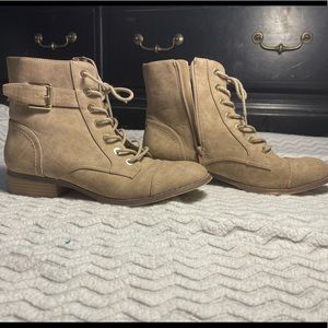 Beige/tan combat boots women’s 8.5